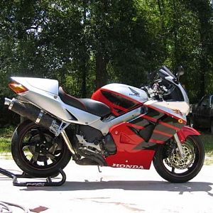 1999 Honda VFR 800 Ever seen a VFR painted like this?