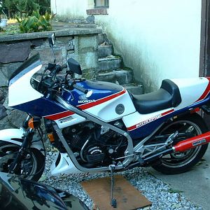 1985 VF700F