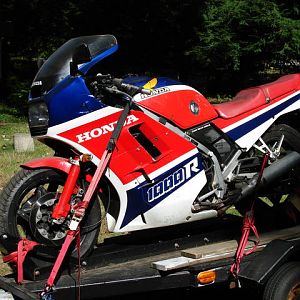 VF1000R