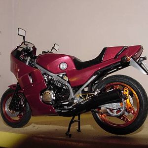 VF750F 1:12 scale model
