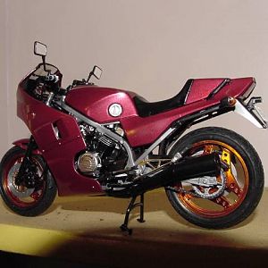 VF750F 1:12 scale model