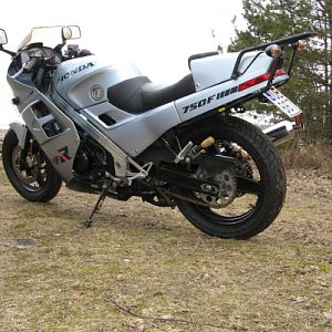 -87 vfr750f