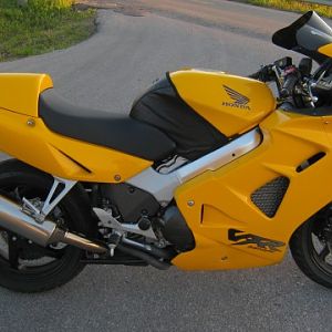 2000 VFR800Fi