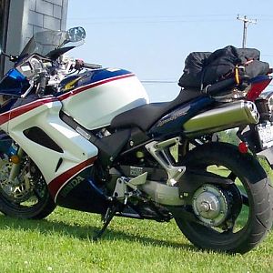 2007 VFR800A RWB