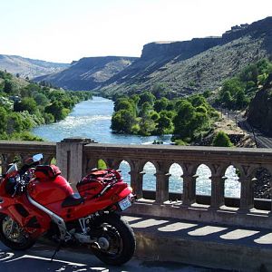 Deschutes River in Maupin Oregon