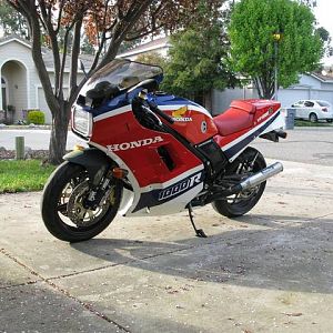 '85 VF1000R front