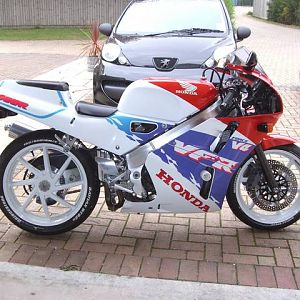 VFR400R  NC30