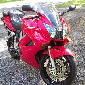 2002 VFR 800 Front View