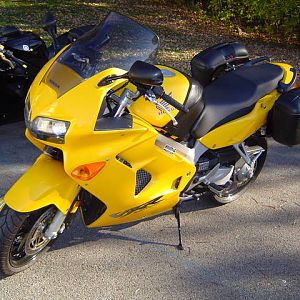 sparky750's new ('00) vfr