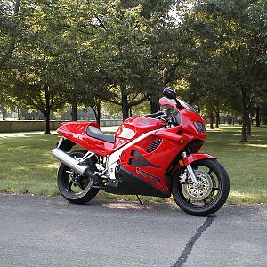 VFR750F