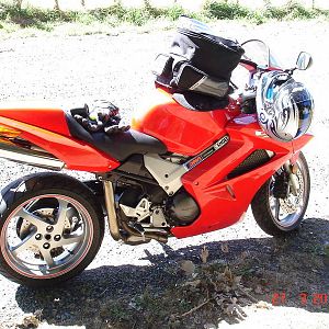 2005 VFR800