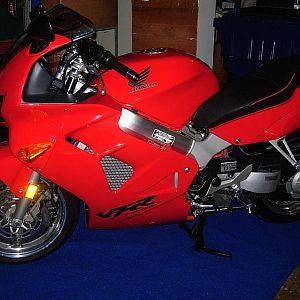 2001 VFR800