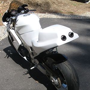 RC30 tail with Custon Carbon Fiber Undertail exhaust