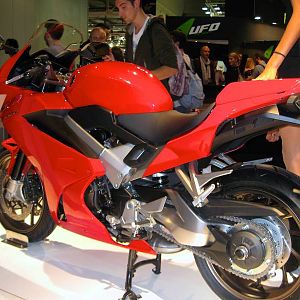 NEW VFR800F ABS