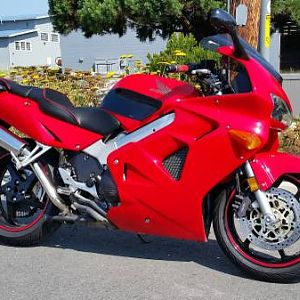 98 VFR800