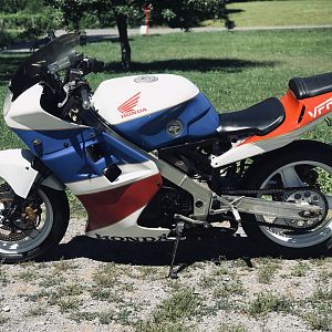 1986 700