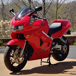 10-Front Left 800x785x72