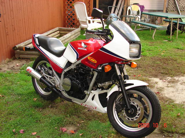 1984 vf700f