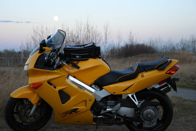 1999 Yellow VFR800 Fish Creek Calgary Alberta