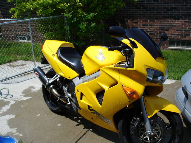 2000  with 14k   Runs like a champ