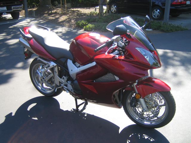 2007 VFR800 Side
