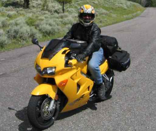 RV_in_Yellowstone_Cropped