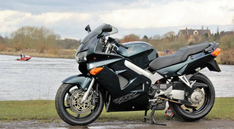 VFR800FIY